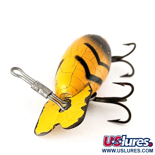 Bomber, 7g Amarillo y Negro, Señuelo de Pesca #12475