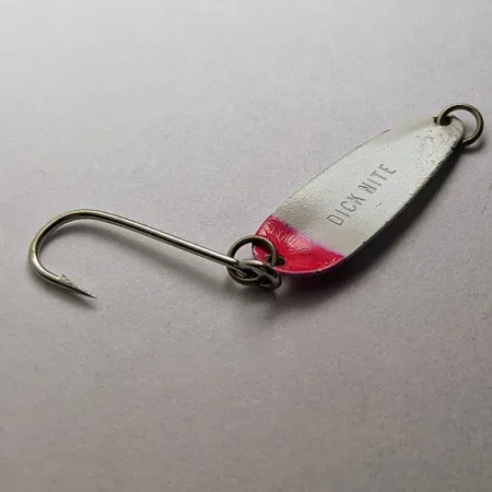 Dick Nite Spoons Dick Nite, 1/32 oz blanco perlado/rojo UV, cucharilla #22811