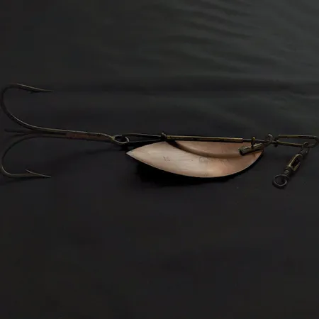 Pflueger Muskill 12, 45g, Níquel/Cobre, Cucharilla Giratoria #22844