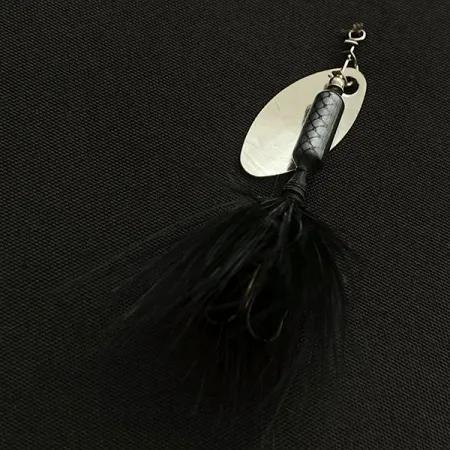 Yakima Bait Worden's Original Rooster Tail, 3/32oz Plata/Negro, Spinner #23452