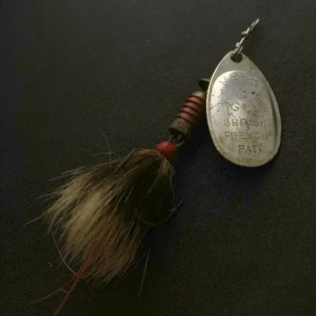 Mepps Aglia 3, cola de ardilla, plata, 1/4oz, cucharilla giratoria #23570