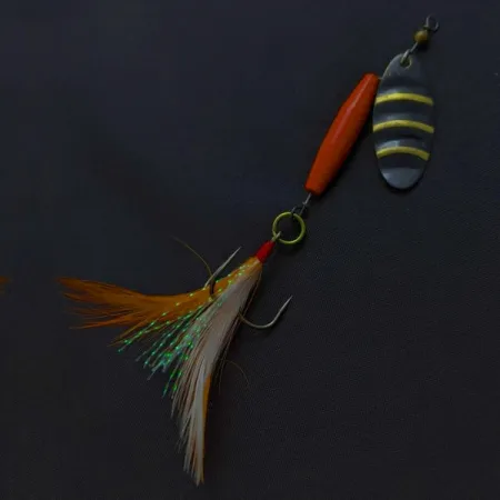 Worth #301 Cucharilla, Rojo Negro Dorado, Triple con Plumas, #24436