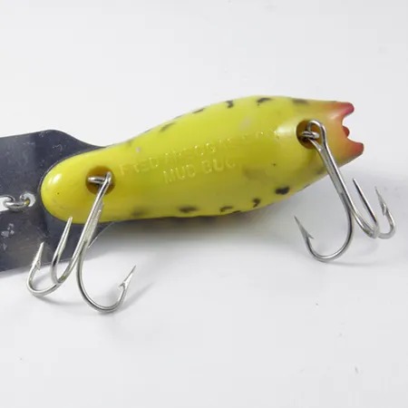 Fred Arbogast Mud Bug Crankbait, Amarillo / Negro, 14g, Babero metal, #2985